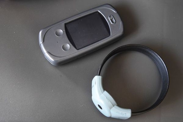 Francia lanza dispositivo de brazaletes electrónicos contra la violencia machista - Tecnología - ABC Color