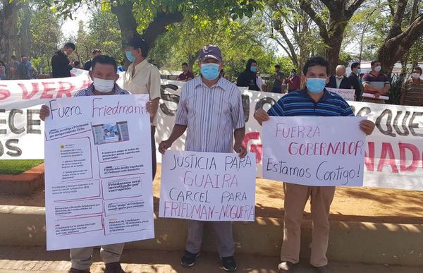 Manifestación frente a la Gobernación de Guairá - Nacionales - ABC Color