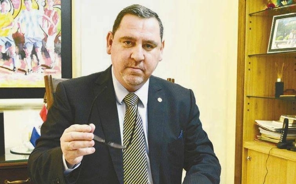 HOY / Piden pérdida de investidura de Zacarías Irún
