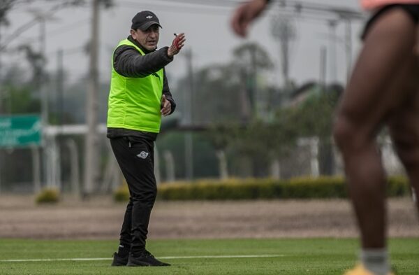 Oficial: Ramón Díaz ya no es técnico de Libertad