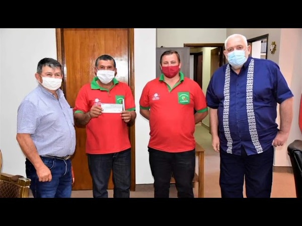 COMITÉ DE AGRICULTORES DE PASO GÜEMBÉ RECIBIÓ APORTE DE LA GOBERNACIÓN DE ITAPÚA
