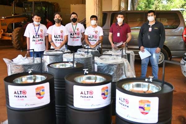ITAIPU entregó lavamanos para la campaña “Alto Paraná se Cuida”