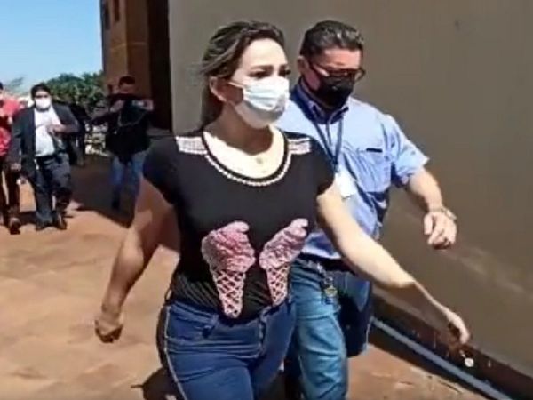 Obstetra imputada por muerte de joven brasileña obtiene medidas