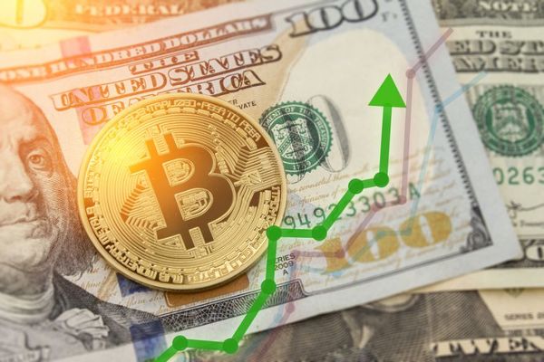 Dólar vuelve a tocar techo en el mercado mayorista, con cotización de G. 7.002 - MarketData