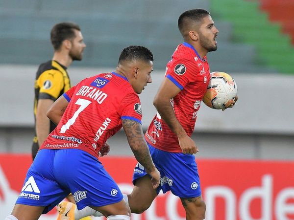 Wilstermann hunde a Peñarol y se mete en la pelea