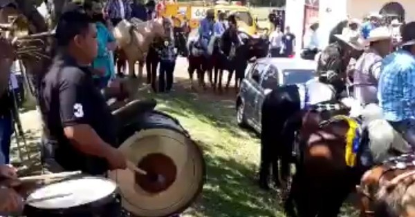La Nación / En Caraguatay no pudieron controlar aglomeración en fiesta patronal porque solo tienen ocho policías