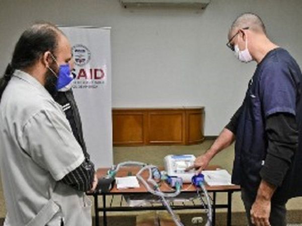Paraguay recibe nueva donación de 30 respiradores de Estados Unidos