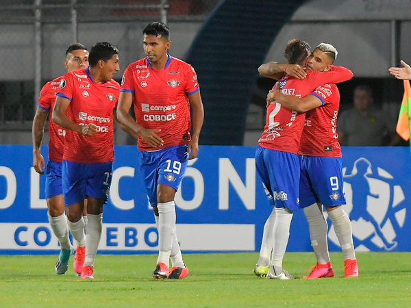 Patito Rodríguez guía el triunfo de Jorge Wilstermann sobre Peñarol