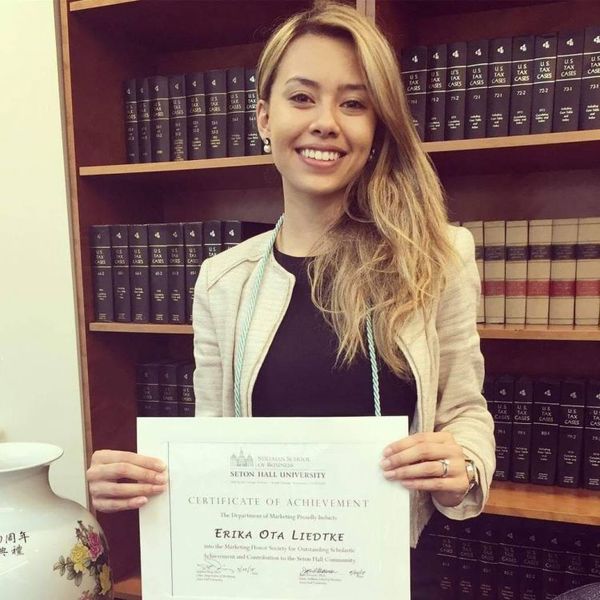 Paraguaya por el mundo: Joven de 24 años se graduó con honores en EEUU y trabaja en banco federal en New York