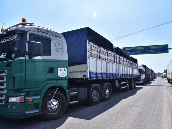 Cierre de ruta argentina paraliza exportación de carne y banana