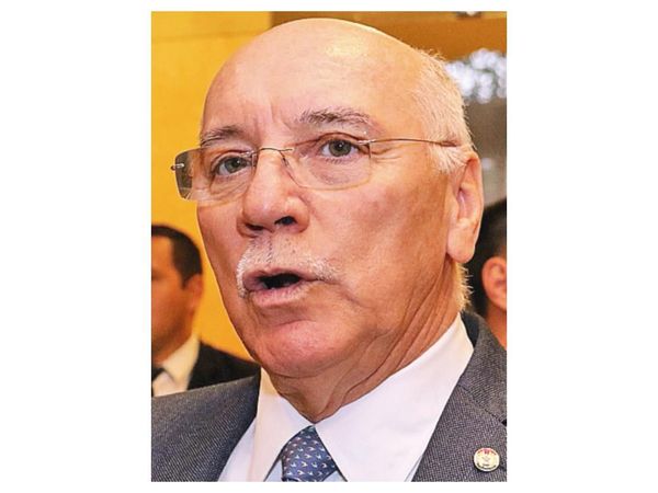 Ex canciller califica de inédita actitud de la Comisión de RREE