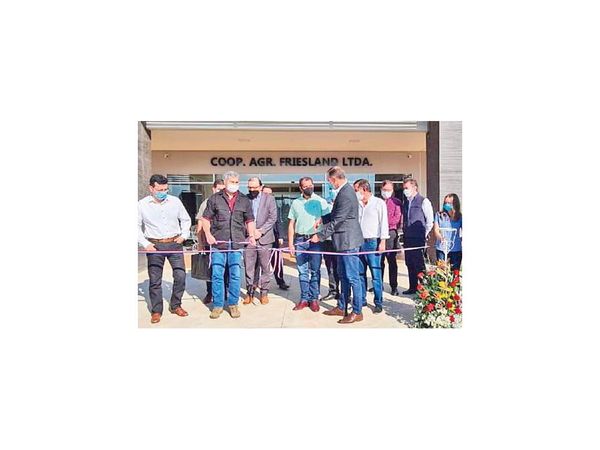 Gobierno inaugura unidades de Salud en San Pedro y se jacta de gran inversión