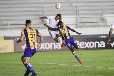 Santos gana en Ecuador y se perfila hacia los octavos
