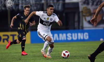 Médico del Olimpia confirma grave lesión de Hugo Fernández