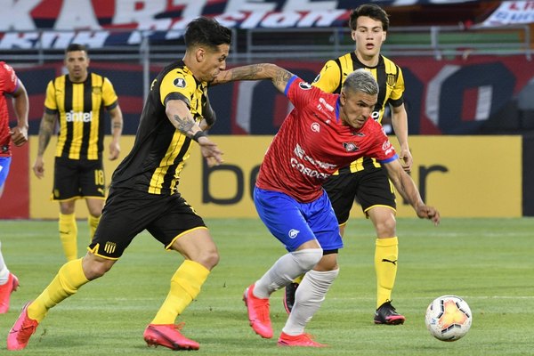 Con sus dos paraguayos, Wilstermann dio el batacazo copero ante Peñarol