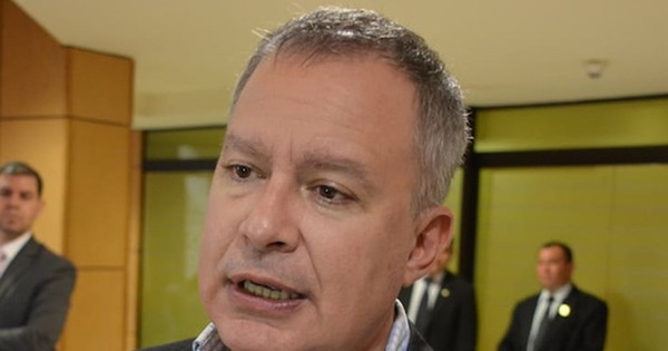 La Nación / Ley Informconf: “El objetivo es garantizar los derechos de la intimidad de las personas”