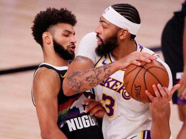 Davis coloca a Lakers a un triunfo de las Finales de la NBA