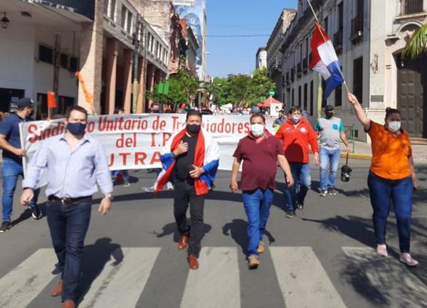 Gremios de IPS anuncian huelga en caso de no tener respuestas al pedido de pago de gratificación por COVID » Ñanduti