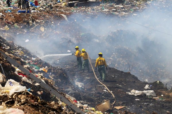Logran controlar incendio en Cateura pero siguen los trabajos - Megacadena — Últimas Noticias de Paraguay