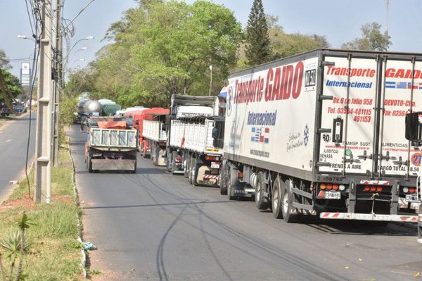 Levantan corte de ruta en Clorinda y liberan paso a camioneros paraguayos