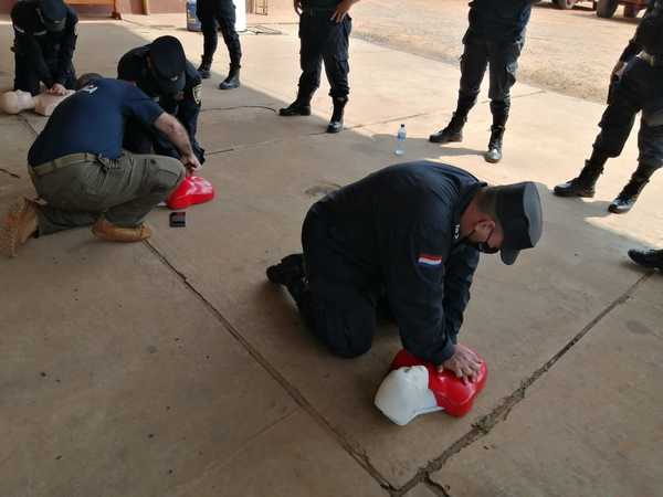 Agentes de la Comisaría Primera fueron capacitados para primeros auxilios » San Lorenzo PY