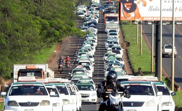 HOY / Gustavo Espínola, del gremio Taxistas Unidos del Este, sobre la decisión de Brasil de extender el cierre de su frontera