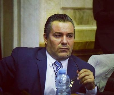 Tras escándalo sexual, diputado argentino renuncia a su cargo