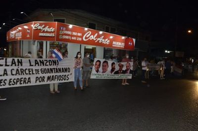 Ñembyenses siguen con las manifestaciones contra el clan Lanzoni - Nacionales - ABC Color