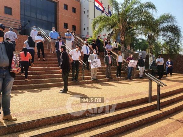 Abogados y escribanos piden restablecer actividades en Concepción