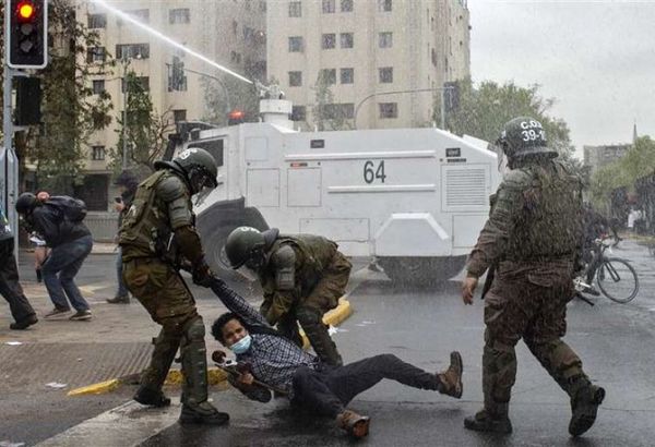 Disturbios en Santiago de Chile en nueva jornada de protestas a un mes del plebiscito