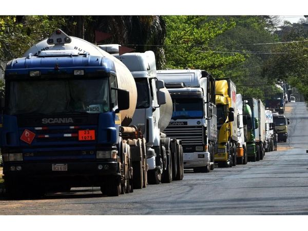 Levantan bloqueo en rutas argentinas y se reanuda exportación