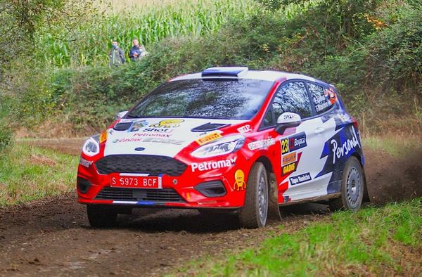 “Fau” Zaldívar tiene un nuevo desafío en el rally español - Automovilismo - ABC Color