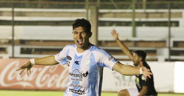 La Nación / Lluvia de goles en un sofocante calor