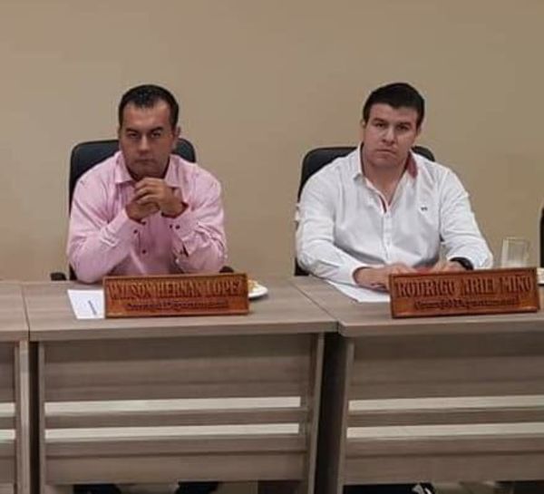 Caazapá: Concejales departamentales de HC, suspendidos sin goce de sueldo - Nacionales - ABC Color