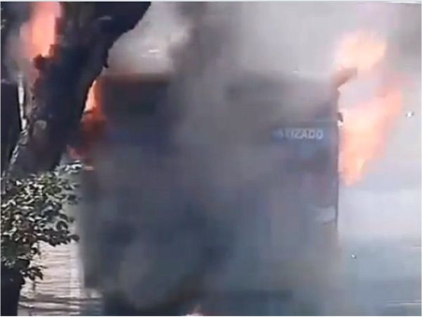 Colectivo se incendia en la avenida Mariscal López 