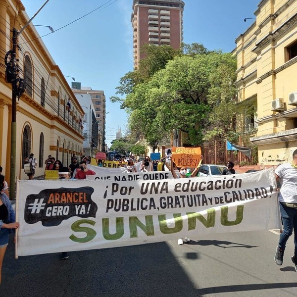 Estudiantes aguardan aprobación en Diputados del Arancel Cero para que rija desde este año