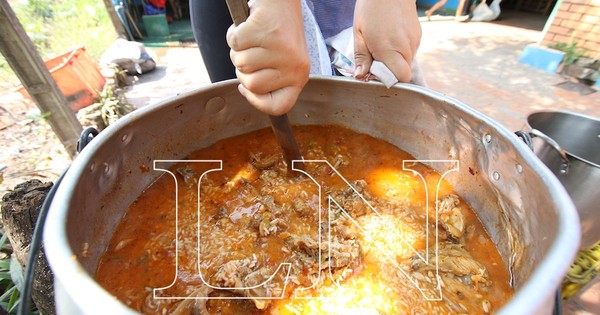 La Nación / Unas 2.500 personas comen de 17 ollas populares del Bañado Sur