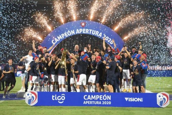 El pueblo está de fiesta: Cerro Porteño, histórico y fantástico campeón