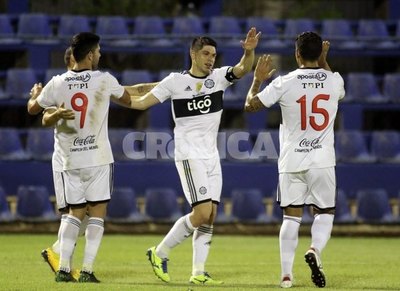 Crónica / El Decano con diez, igual danzó con goles en Villa Elisa