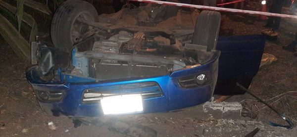 Vuelco de vehículo con derivación fatal en Caacupé - Nacionales - ABC Color