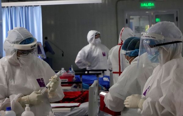 Trabajadores de la salud vaticinan nefastas consecuencias para el 2021 - Nacionales - ABC Color