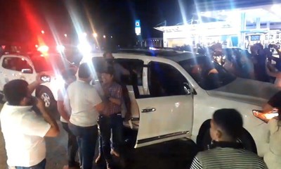 Cuevas festejó su libertad con baile y aglomeración