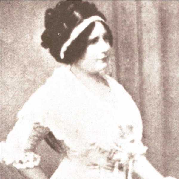 A 63 AÑOS DE LA MUERTE DE SERAFINA DÁVALOS