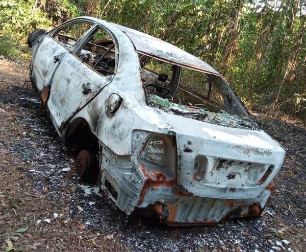 Hallan quemado vehículo robado a un abogado - ABC en el Este - ABC Color