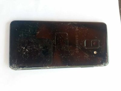 "Celular milagroso" cayó de helicóptero y no le pasó nada