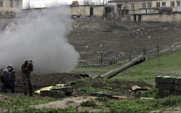 Azerbaiyán y Armenia intensifican el choque armado en la frontera