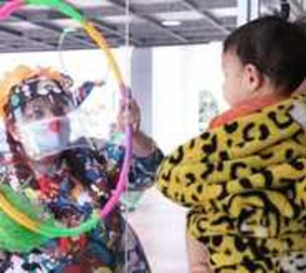 Doctores payasonrisas realizan campaña anticovid - Paraguay.com