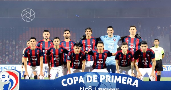 La Nación / Con el título del Apertura 2020, Cerro Porteño alcanza la estrella número 33 en su historia - OJO Galería