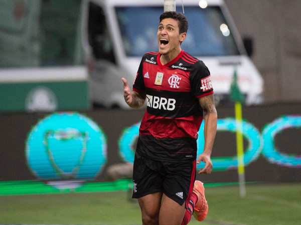 Un Flamengo plagado de bajas por COVID-19 empata con Palmeiras