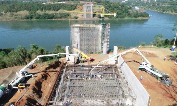 Construcción del Puente de la Integración con 35% de avance